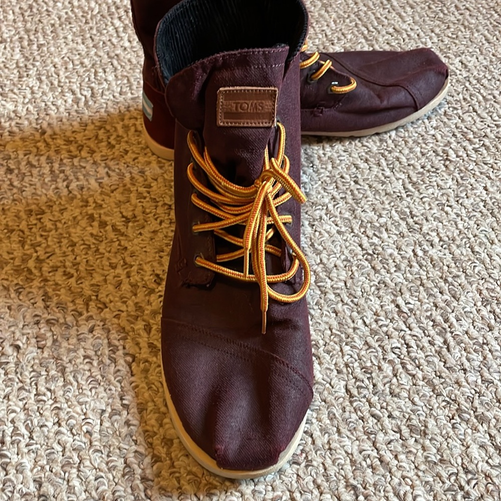 Tom’s boots - Picture 2 of 4